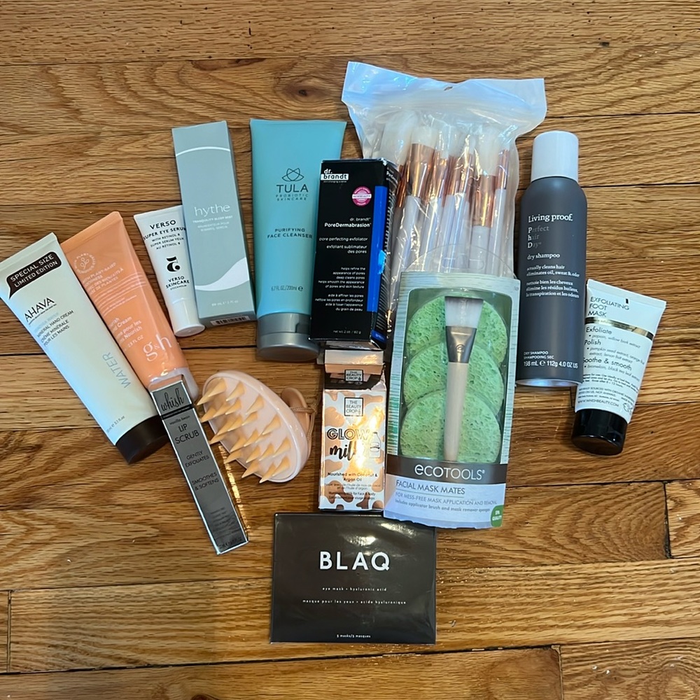 BUNDLE/LOT - Fab, Fit, Fun fff - skincare, brushes